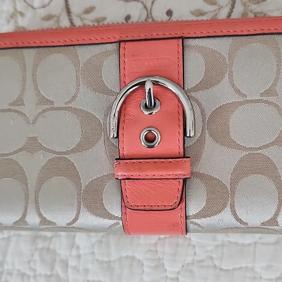 ๐คHP๐คCoach Soho Vintage Zip Around Wallet - Picture 2 of 14